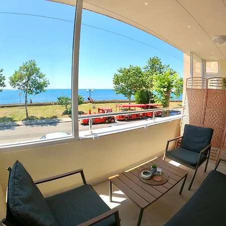 Апартамент Sunset Yavorov Поморие